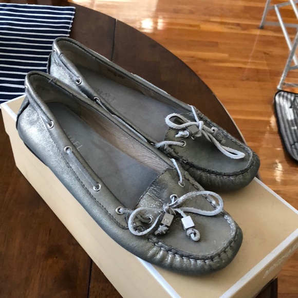 Michael Kors Amber Moccasin - Picture 1 of 2